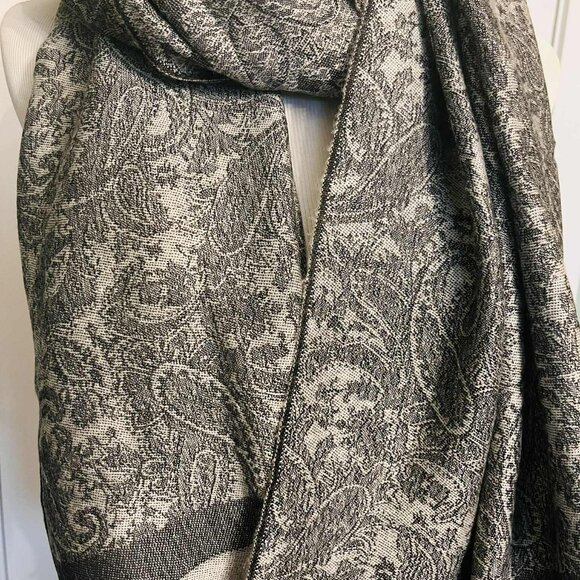 Vintage Pashmina Silk Shawl 1990s, Black & Grey Paisley Jacquard, 70×180 cm - Picture 8 of 11